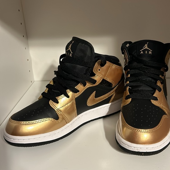 Jordan’s - Picture 3 of 5